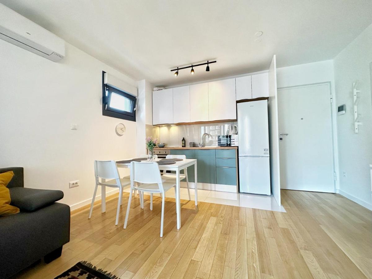 Grandpa'S Tree - Private Garage Apartment Split Bagian luar foto