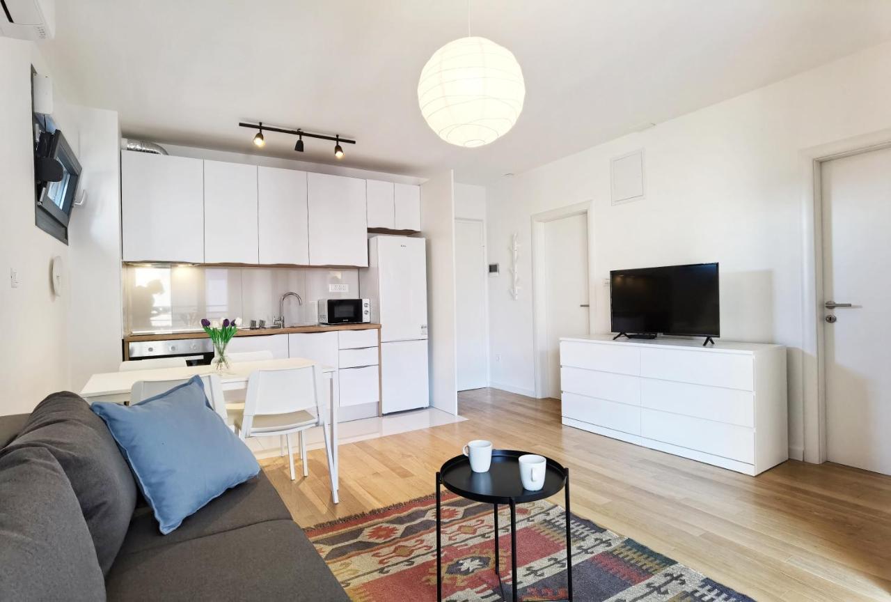 Grandpa'S Tree - Private Garage Apartment Split Bagian luar foto
