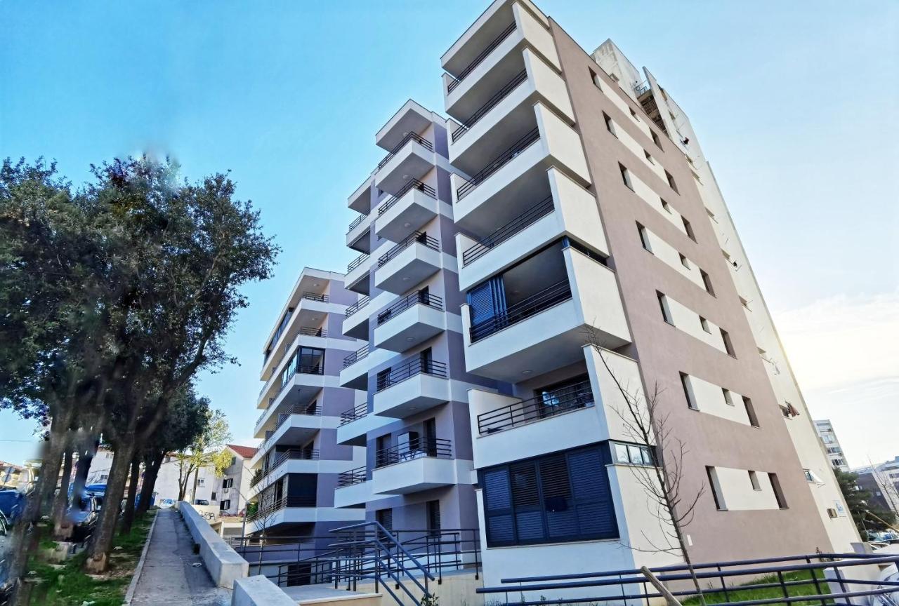 Grandpa'S Tree - Private Garage Apartment Split Bagian luar foto