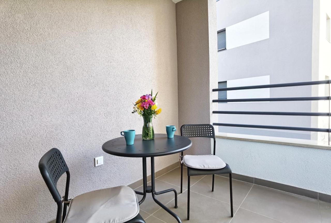 Grandpa'S Tree - Private Garage Apartment Split Bagian luar foto
