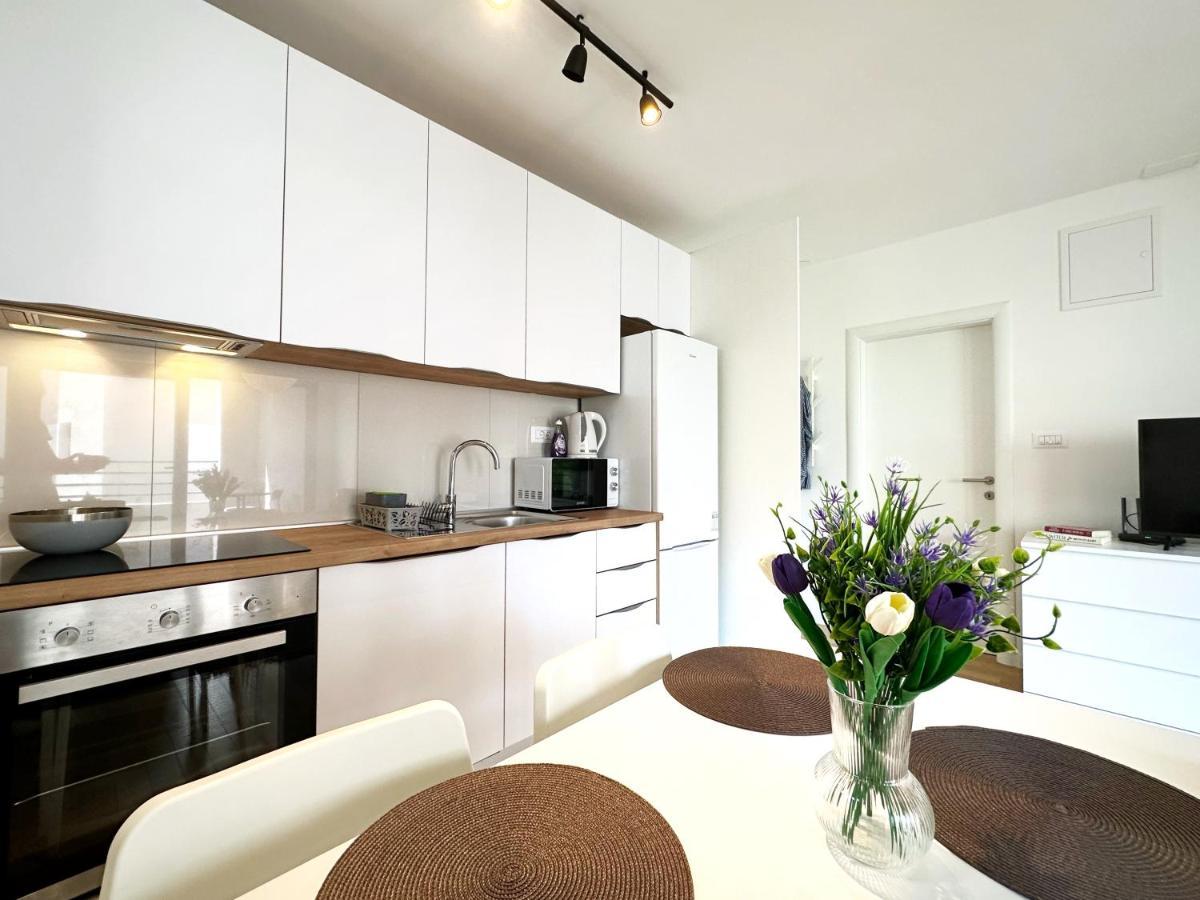 Grandpa'S Tree - Private Garage Apartment Split Bagian luar foto